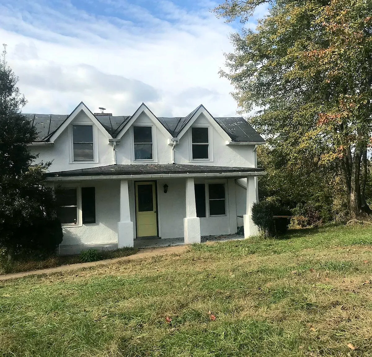 2 bed, 1.5 bath, 1800 sqft, $2,200 — Photo 2