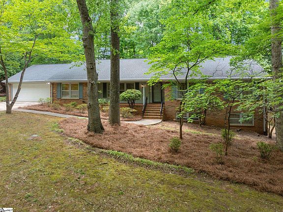 4th image of 205 Oak Ridge Ct
