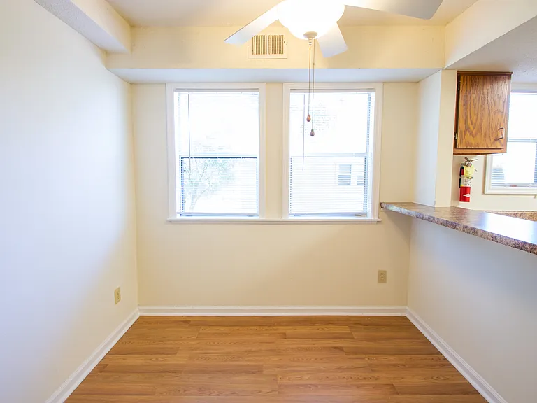 976 S Clarizz Blvd — Photo 4