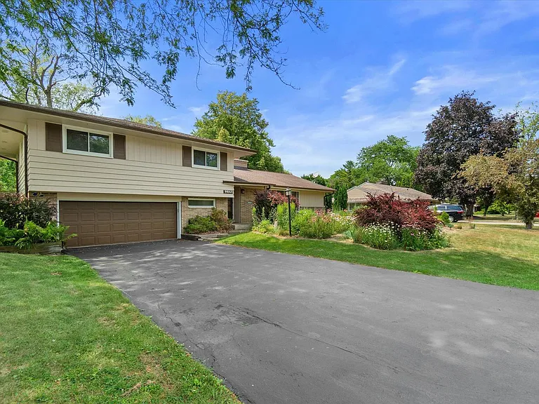 9041 N Rexleigh Dr — Photo 27