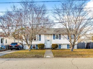 25 Ellsworth St, Warwick, RI 02886