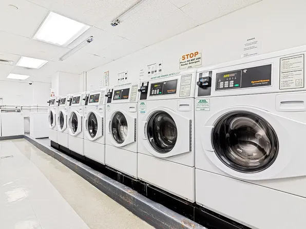 4-74 48th Avenue image 5 of 9