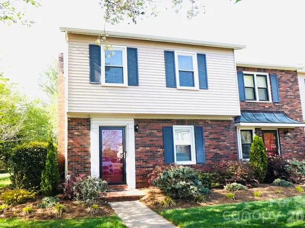2705 N Center St APT 36, Hickory, NC 28601