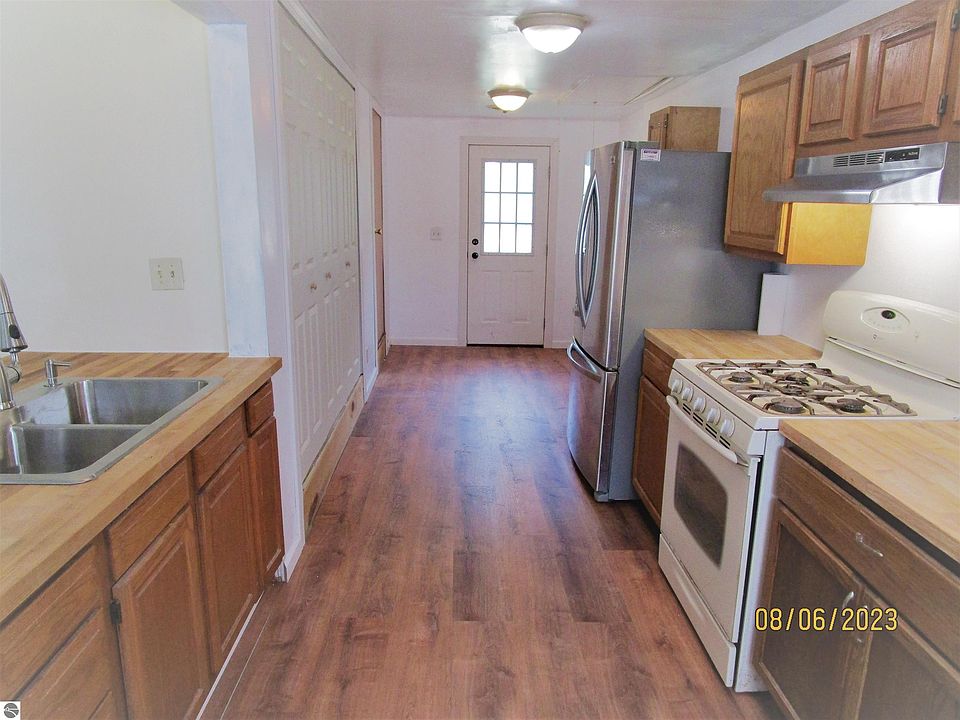 4411 Birch Dr, Lake, MI 48632 MLS 1912043 Zillow