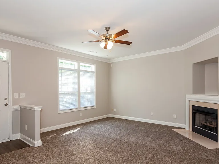 11239 Heritage Green Dr — Photo 6