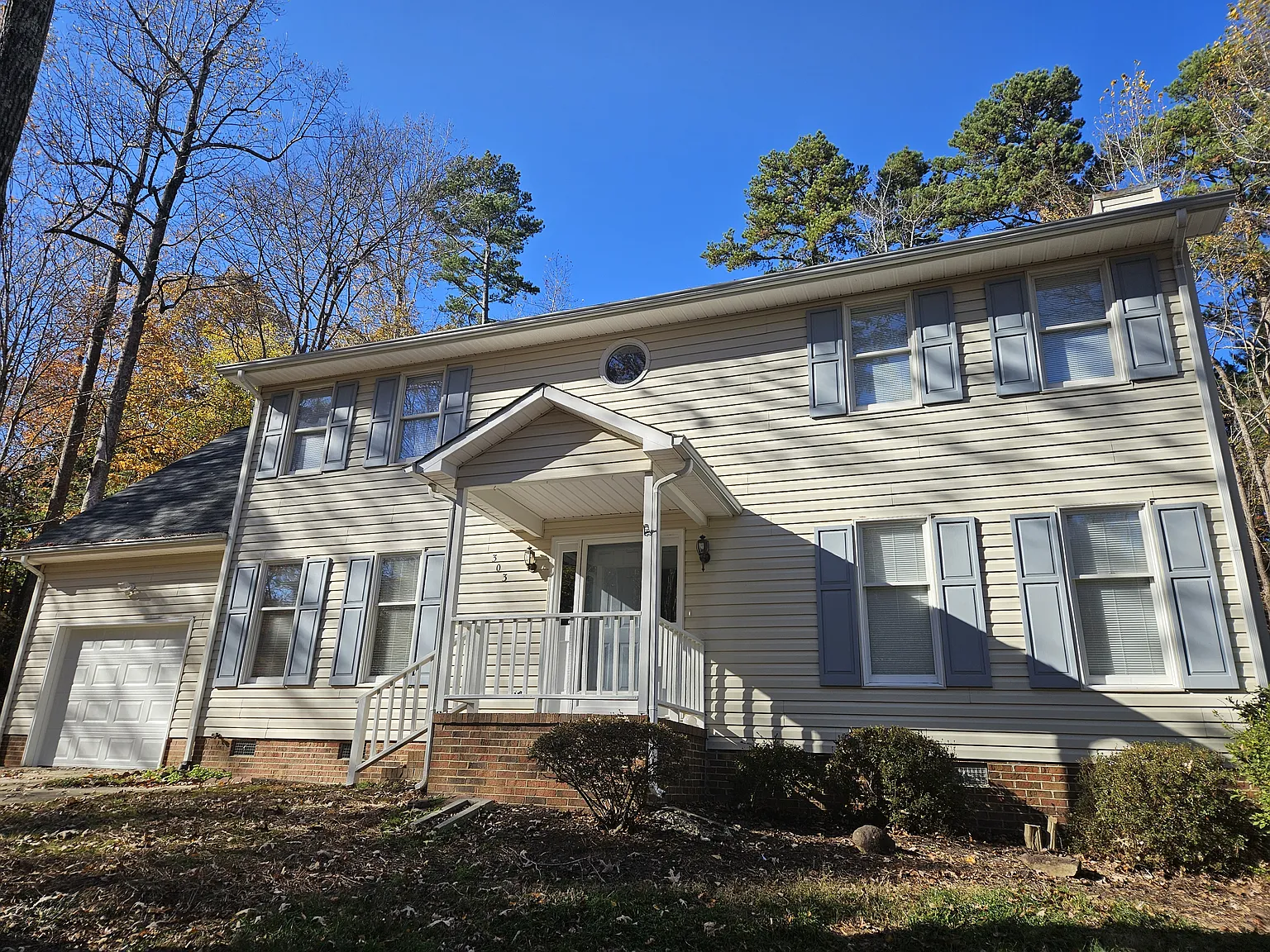 3 bed, 2.5 bath, 2164 sqft, $1,945 — Photo 1