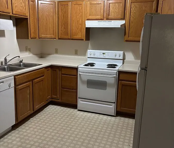 109 E Luverne St #335 — Photo 2