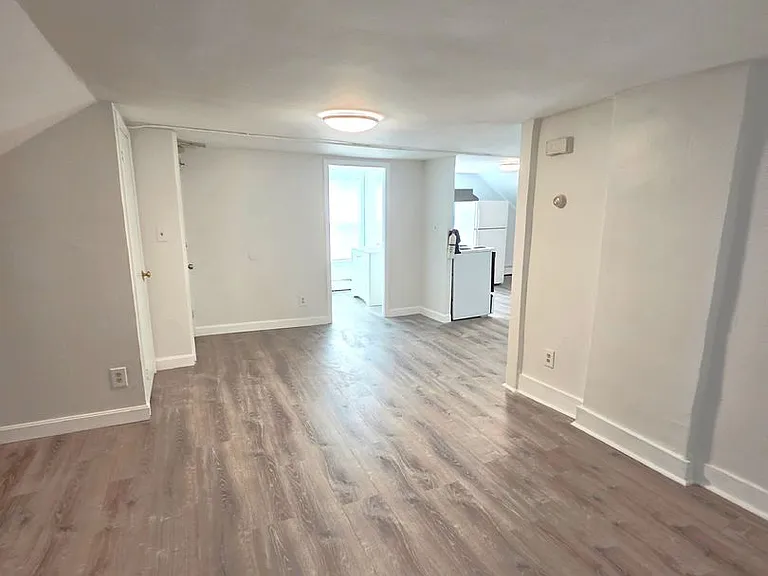 22 Johnson Street — Photo 8