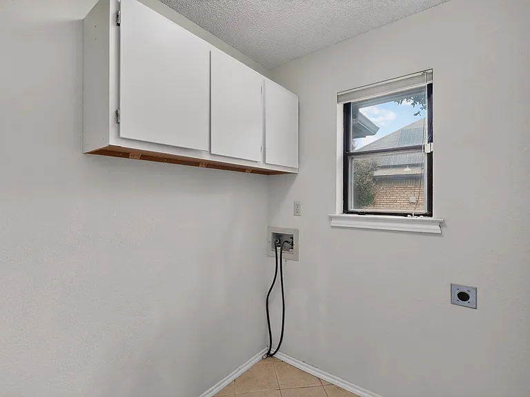 1207 Mistywood Ln — Photo 29