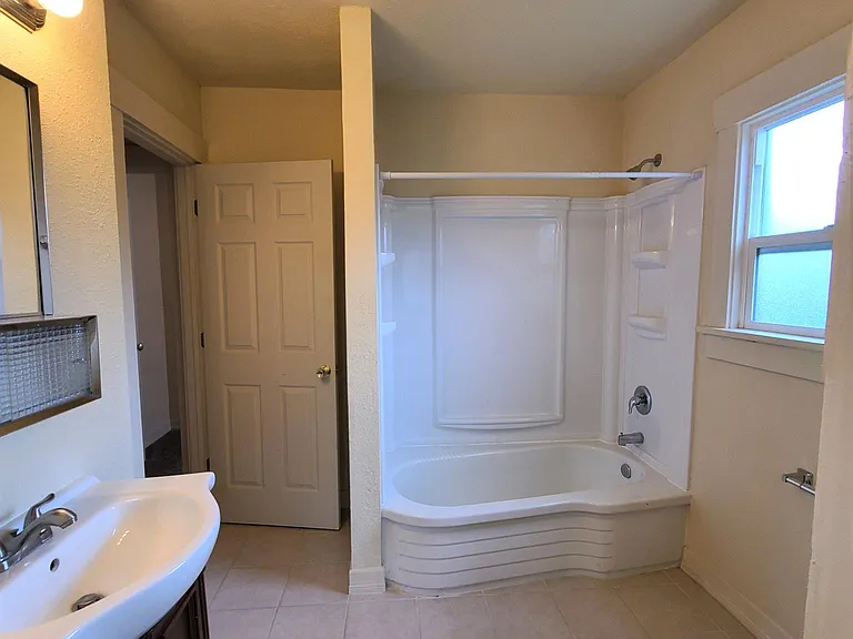 1511 Olympic Hwy S — Photo 10