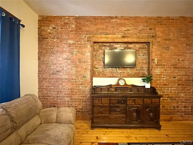 1017 White Pl — Photo 8