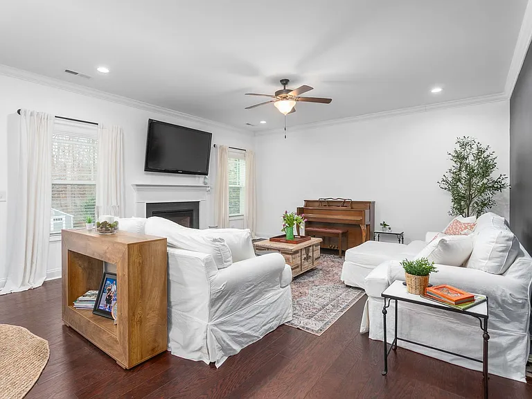 1103 Magenta Way — Photo 6