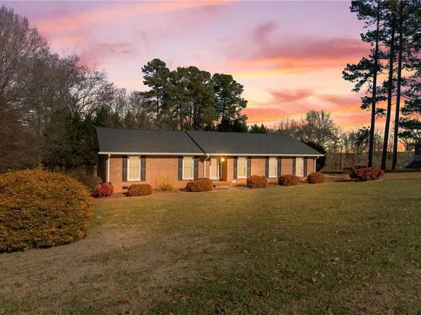 139 Woodhaven Ln, Mocksville, NC 27028