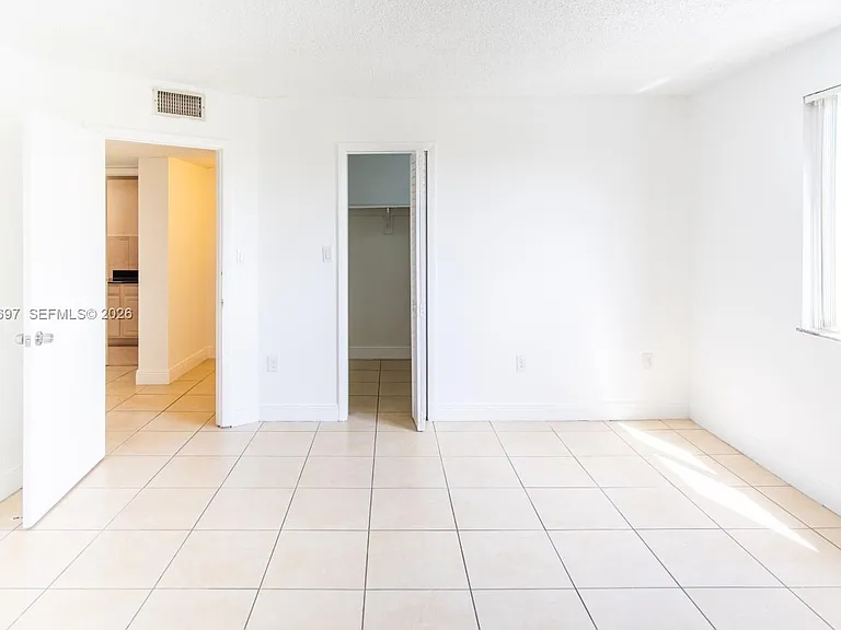 6950 Miami Gardens Dr #2-501 — Photo 24