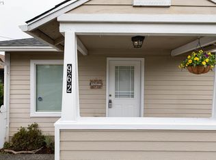 962 Vermont St, North Bend, OR 97459