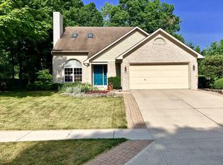 211 Stormy Ct, Fort Wayne, IN 46804