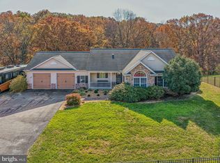 469 Meadowlark Ln, Berkeley Springs, WV 25411