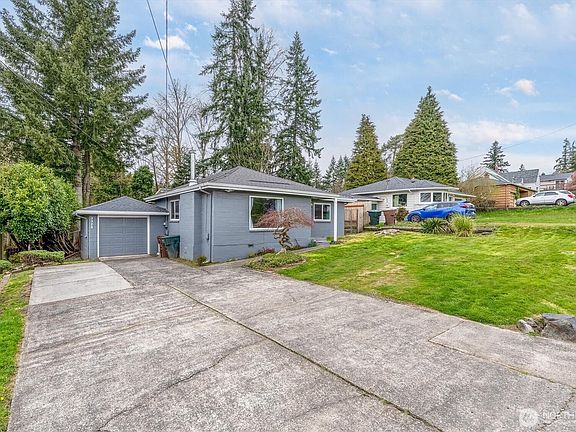 4th image of 3329 Virginia Way