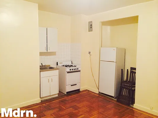 Rented by Mdrn Residential | media 7