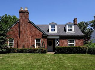 330 De Mun Ave, Saint Louis, MO 63105
