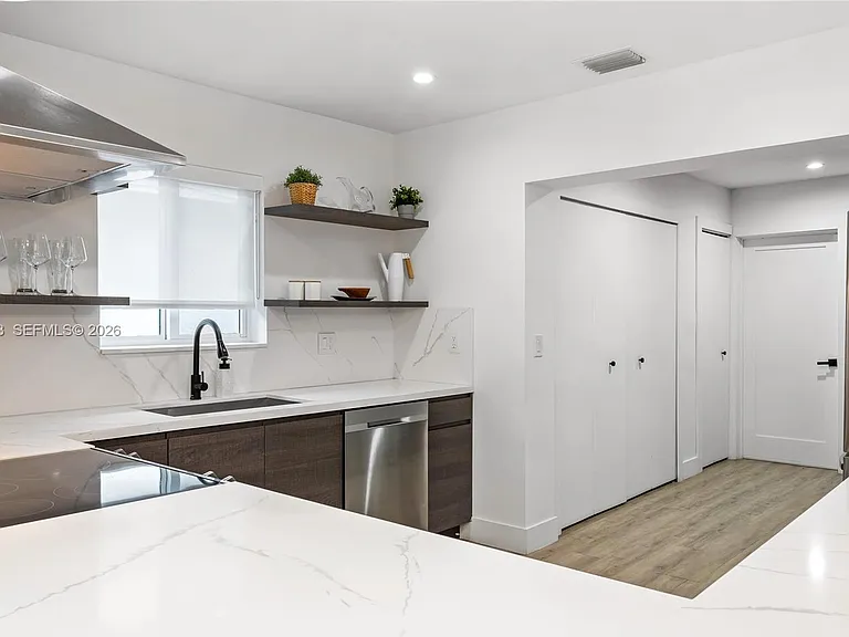 9008 Emerson Ave — Photo 13