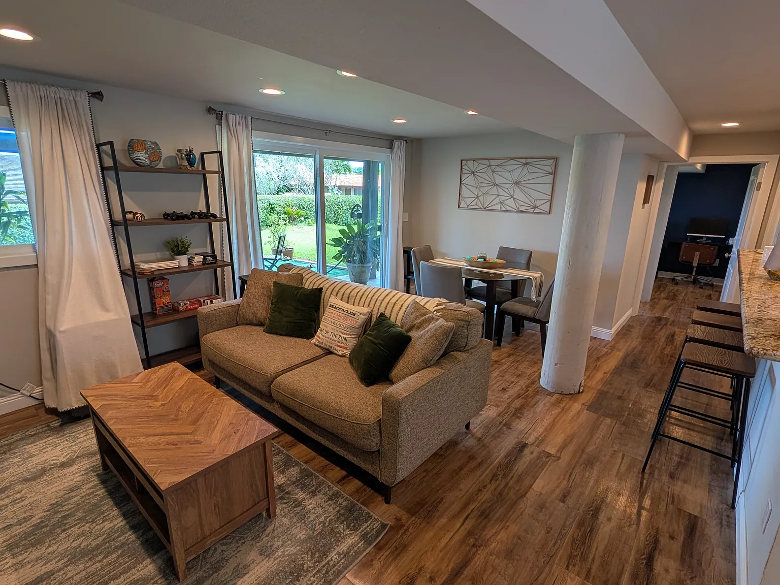 1 bed, 800 sqft, $3,500 — Photo 2