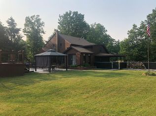 676 W Falls Rd, West Falls, NY 14170