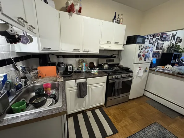 32 Bartlett Cres #1, Brookline, MA 02446