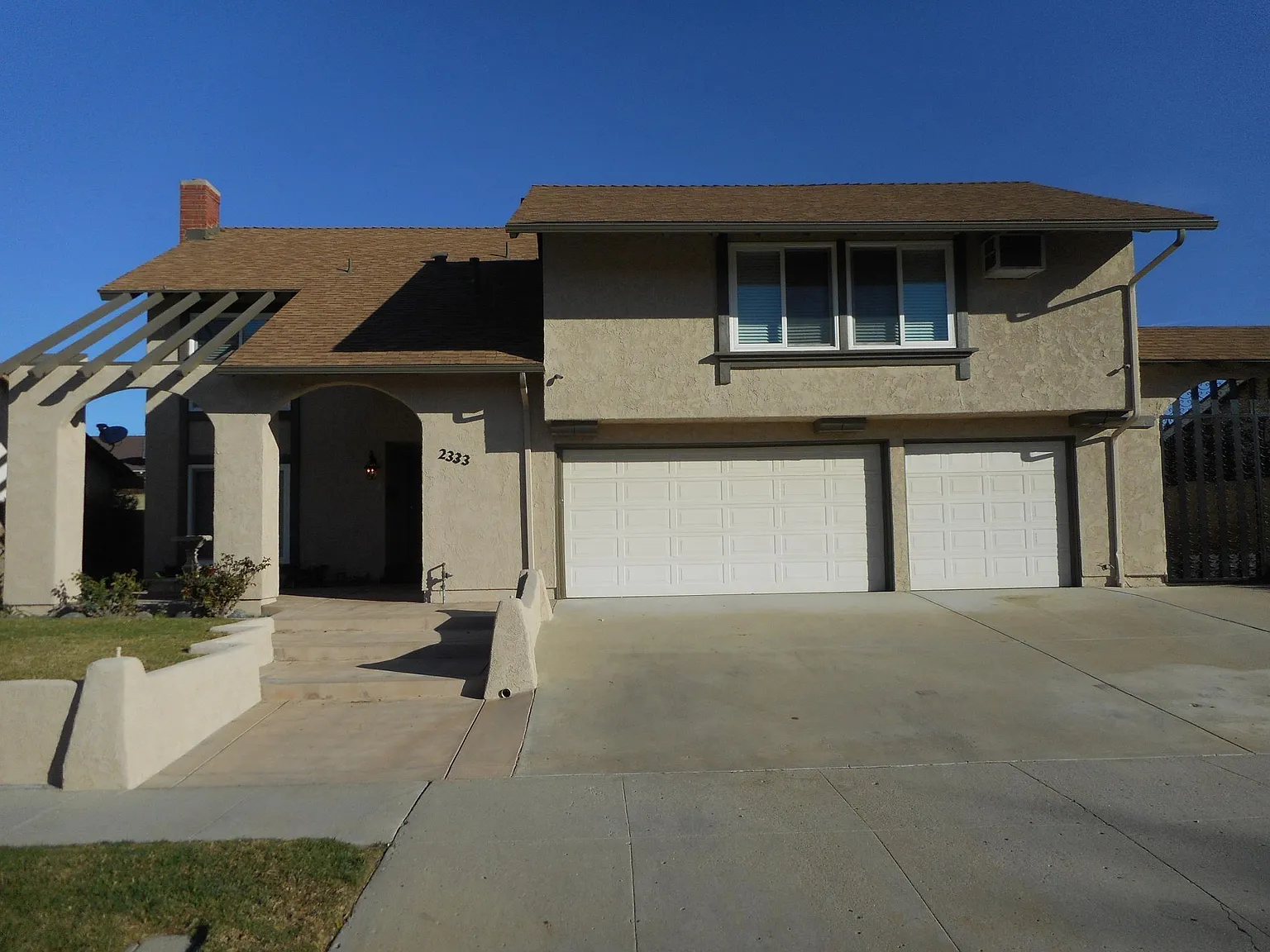 5 bed, 2695 sqft, $4,800 — Photo 1