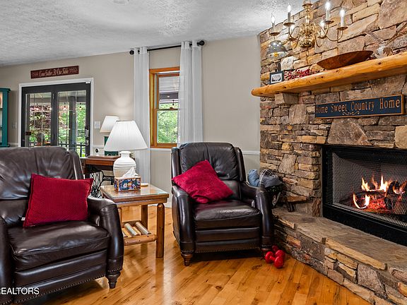 23rd image of 1043 Reagan Springs Rd