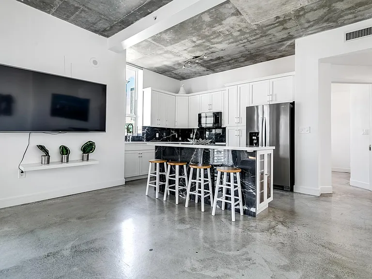 234 NE 3rd St #1107 — Photo 7