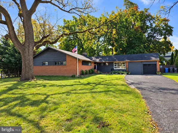 1052 Kingsley Rd, Jenkintown, PA 19046