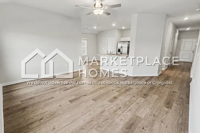 1716 Amber Ave SE — Photo 2