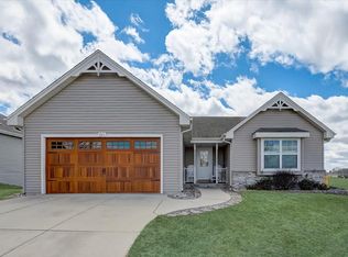 421 Conservancy Dr, Johnson Creek, WI 53038