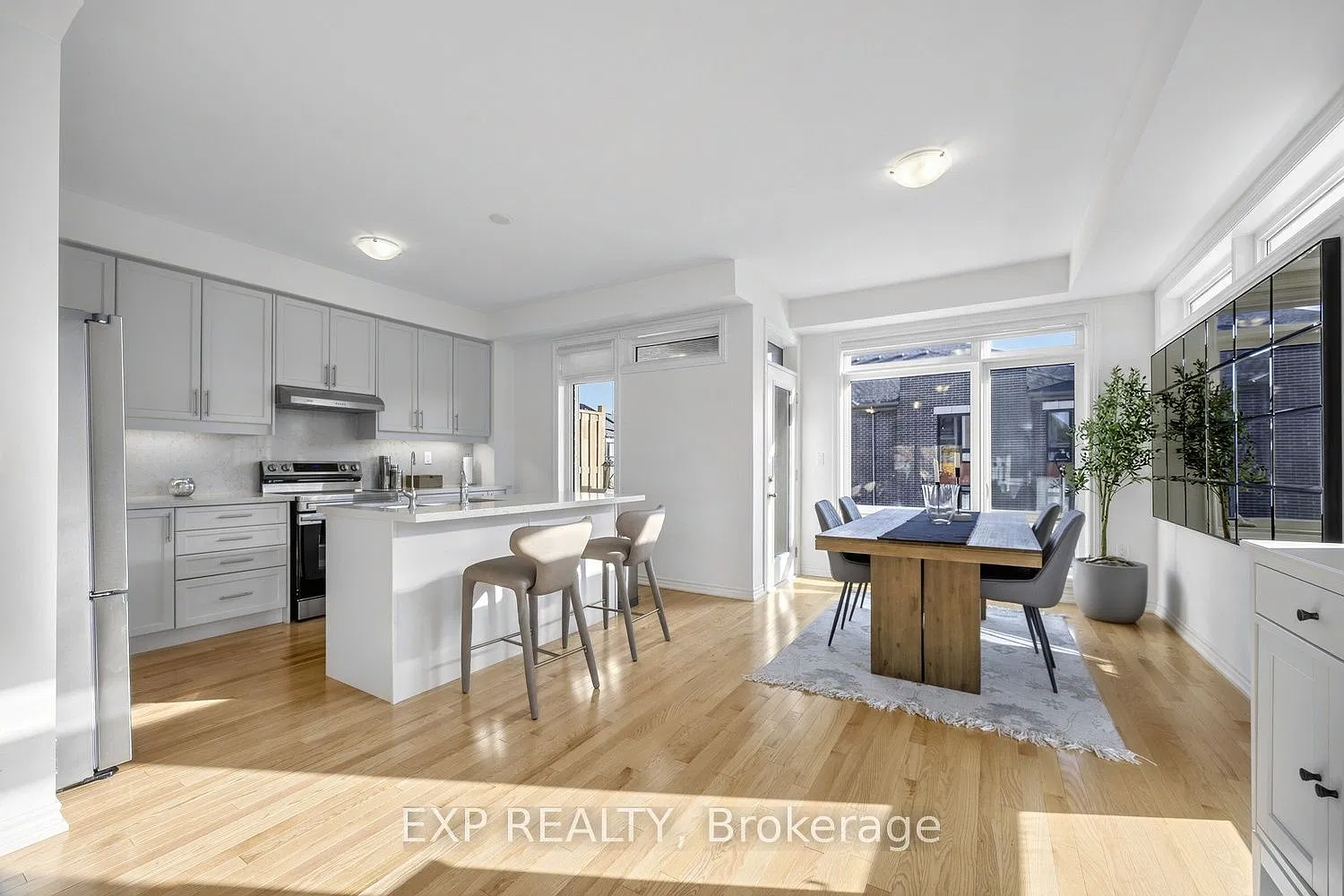 3 bed, $4,000 — Photo 4