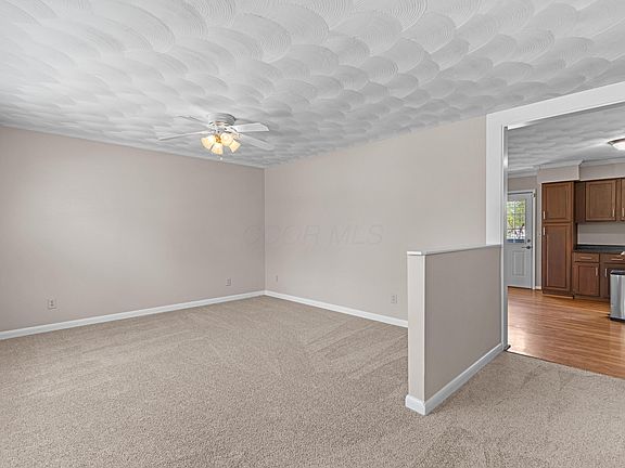 3rd image of 3698 Earl Ave