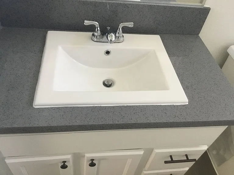 COMPLETELY REMODELED TOWNHOUSE FOR RENT — Photo 8