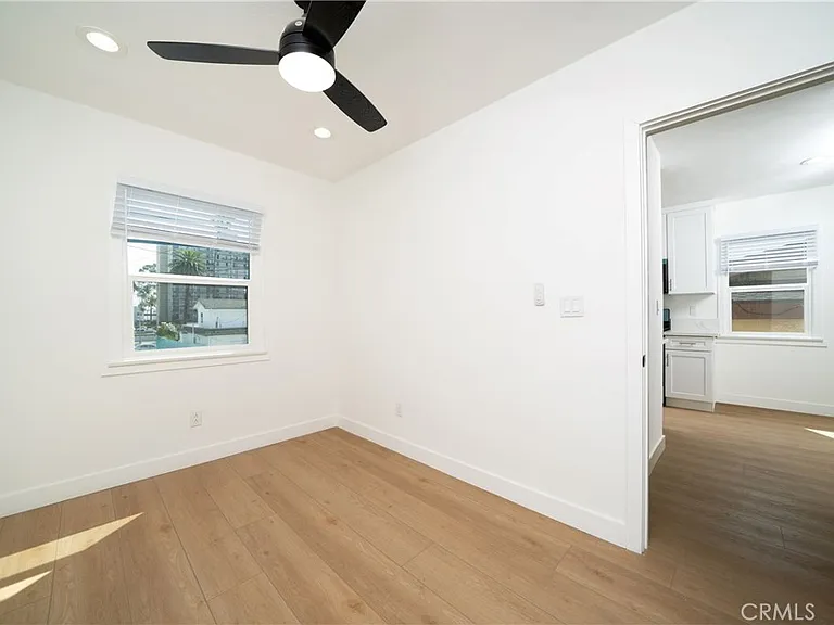 1050A Cedar Ave — Photo 7