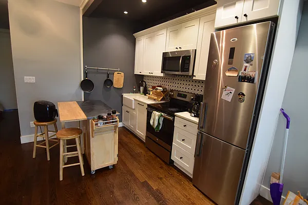 Rented by Safdie Realty Group | media 35