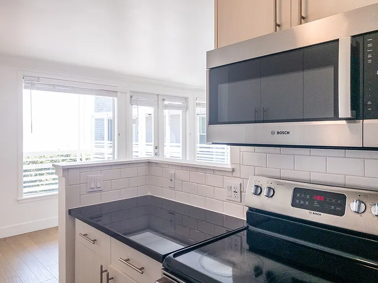 77 Bulkley Ave #12 — Photo 8