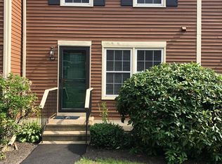 117 Foxbridge Village Rd, Branford, CT 06405