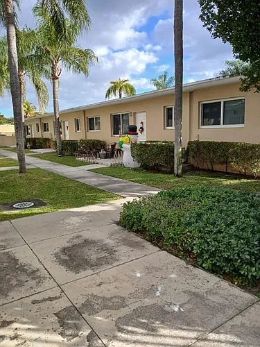 3194 SW 14th St Photo 1