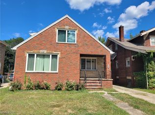 18307 Rosecliff Rd, Cleveland, OH 44119