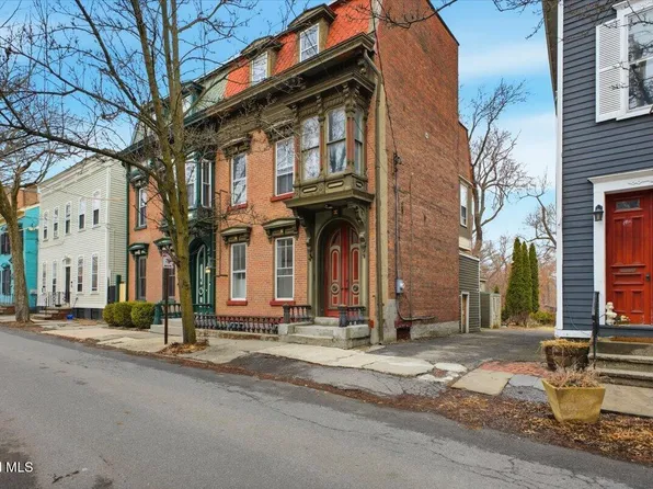 109 Front Street, Schenectady, NY 12305