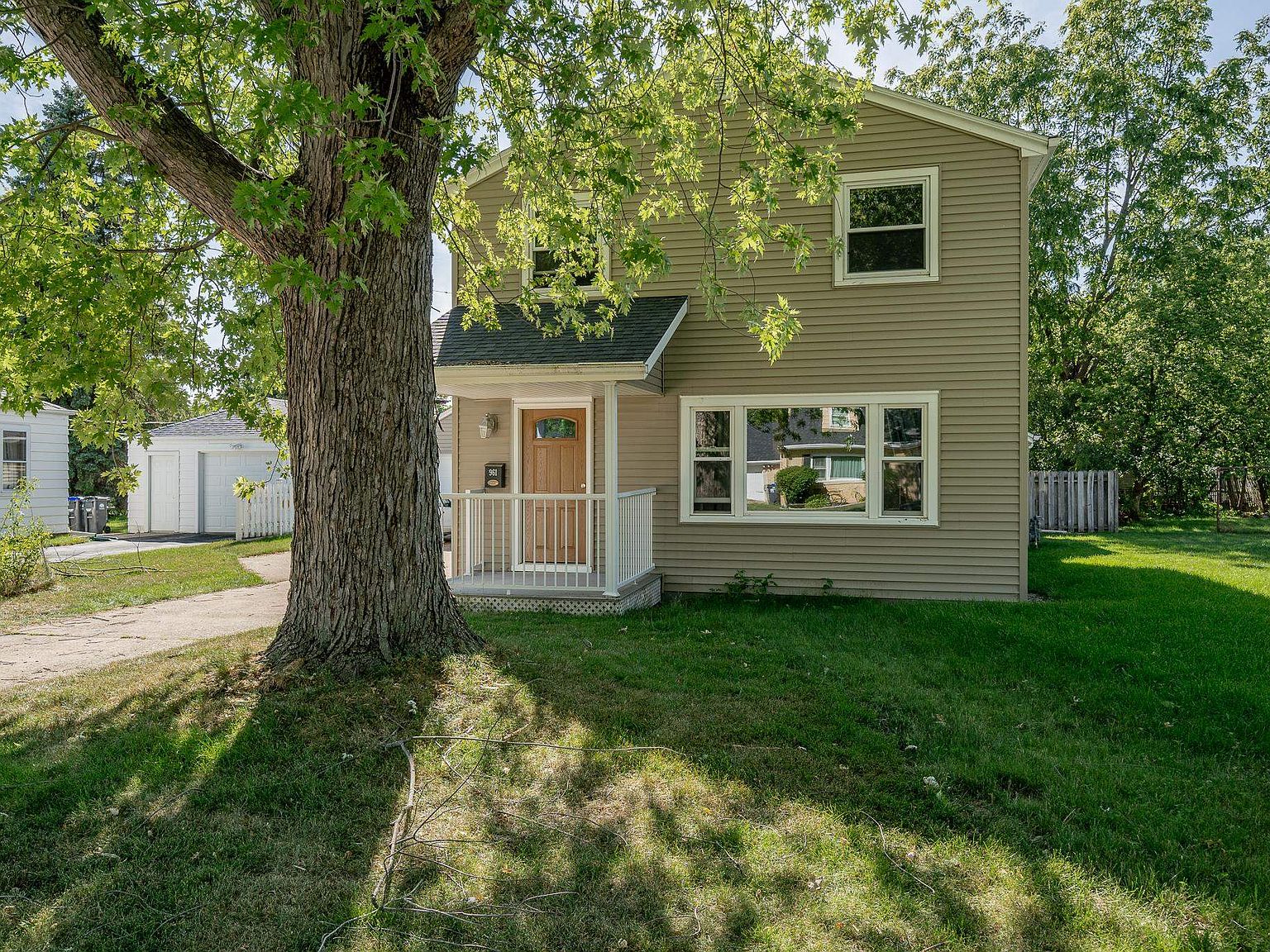 961 Grove St, Neenah, WI 54956 Zillow