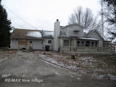618 N 1st St, Chesaning, MI, 48616