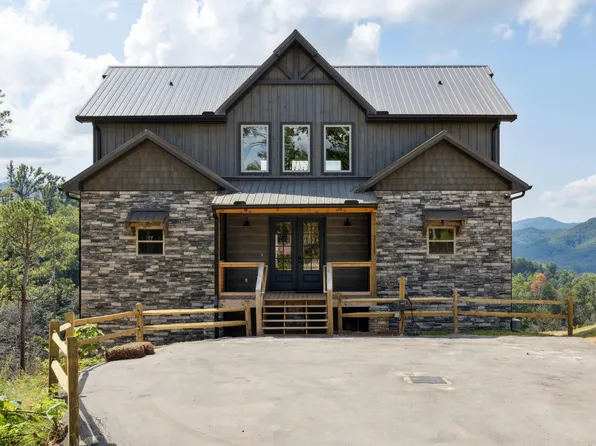 2535 Mountain Holly Way, Sevierville, TN 37862