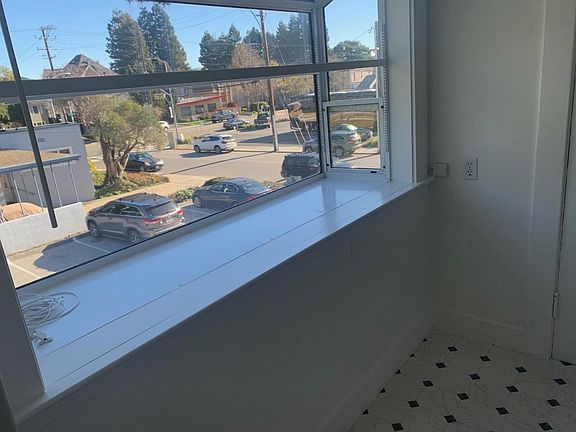 Kitchen atrium window