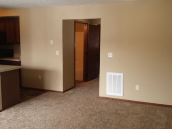 4th image of 706 Kennedy Dr APT 3