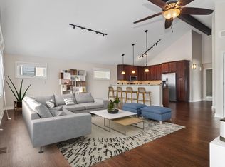 804 S 5th Ave, Saint Charles, IL